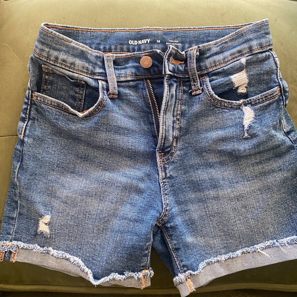 High Rise shorts - Picture 2 of 3